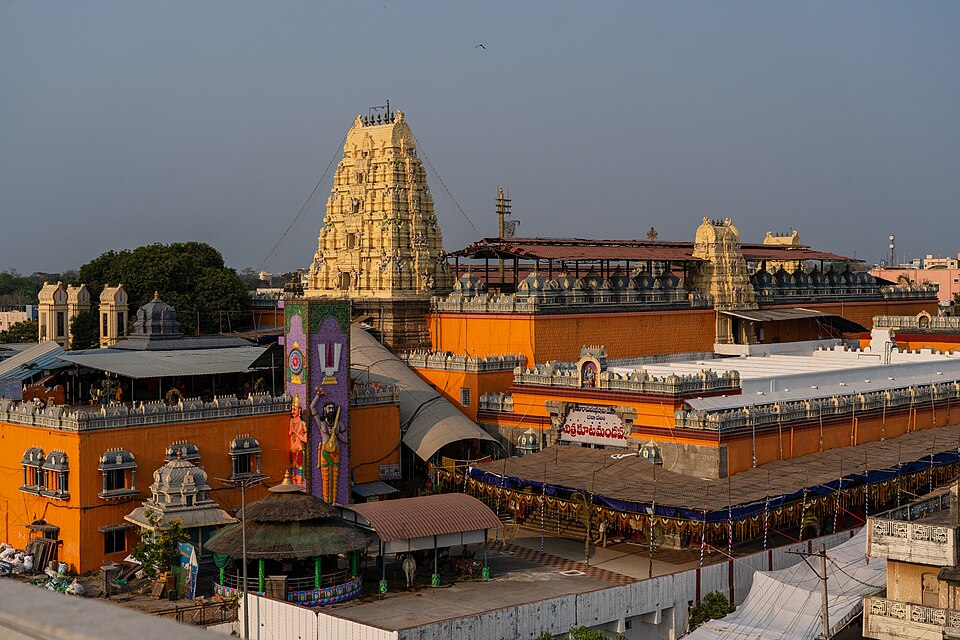 Outstation cab from Hyderabad to Bhadrachalam