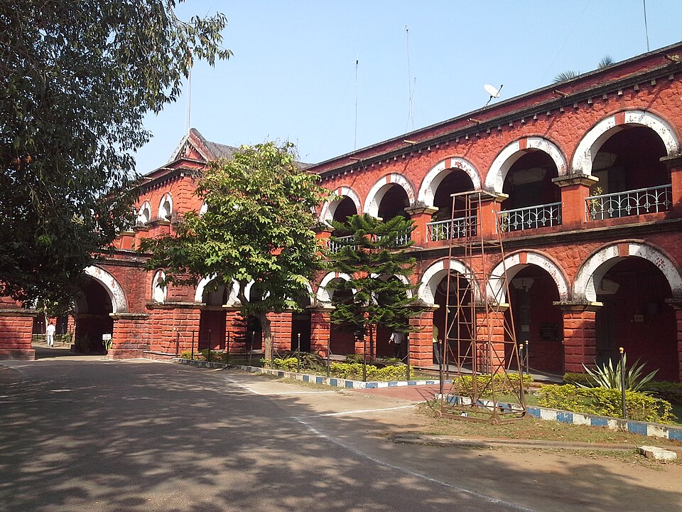 Outstation cab from Hyderabad to Kakinada