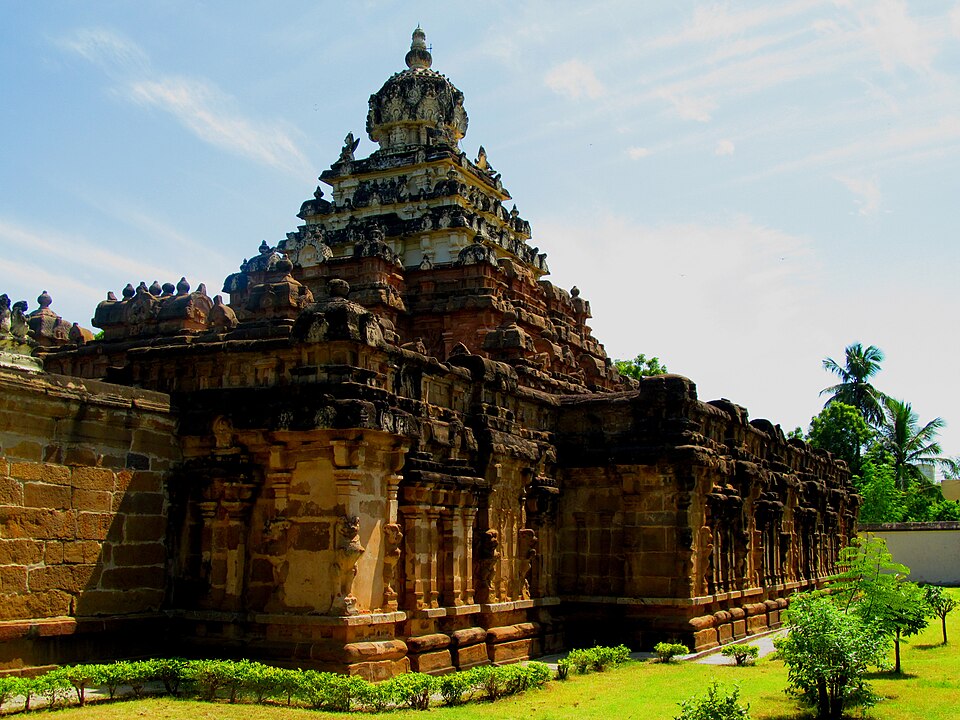 Outstation cab from Hyderabad to Kanchipuram