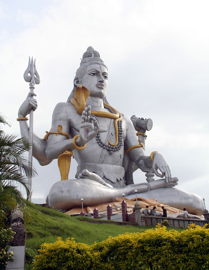 Outstation cab from Hyderabad to Murudeshwar