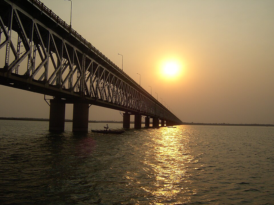 Outstation cab from Hyderabad to Rajahmundry