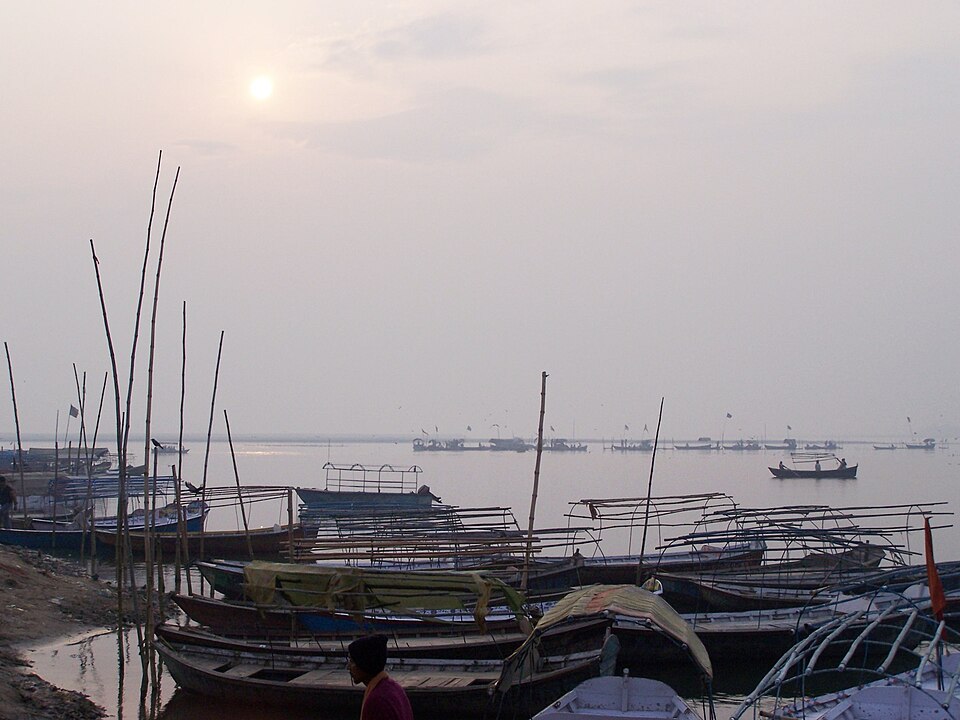 Outstation cab from Hyderabad to Triveni Sangam (Prayagraj)